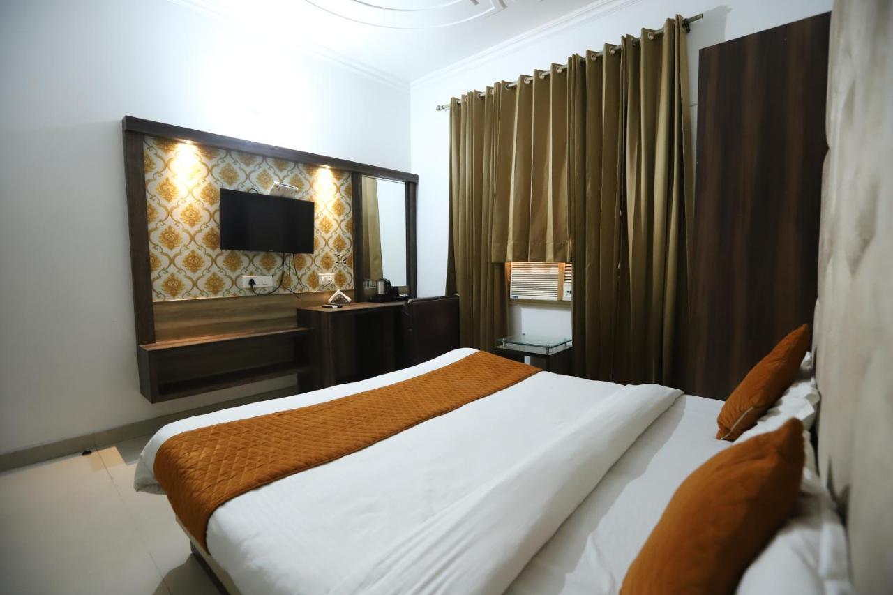 Hotel Malhotra Inn 50 Meter From Golden Temple Амрітсар Екстер'єр фото