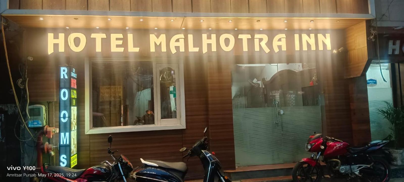 Hotel Malhotra Inn 50 Meter From Golden Temple Амрітсар Екстер'єр фото